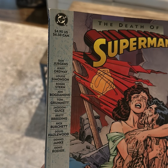 The Death of Superman 1993 DC Comics 1st Printing - Picture 7 of 13